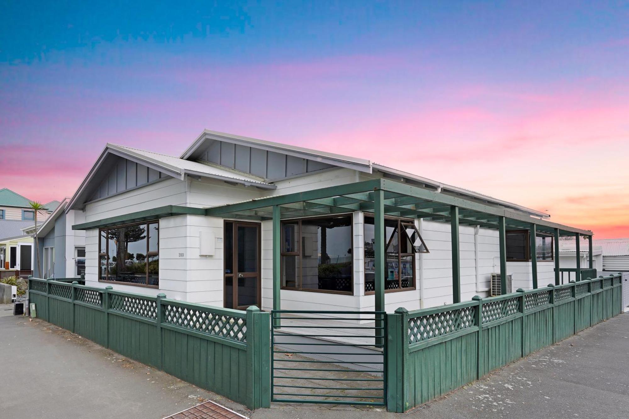 فندق ذا نوتيلوس نابيير المظهر الخارجي الصورة The house at 101 Oxford Terrace, Ponsonby, where the first meeting of the Auckland Institute of Art was held in 1907