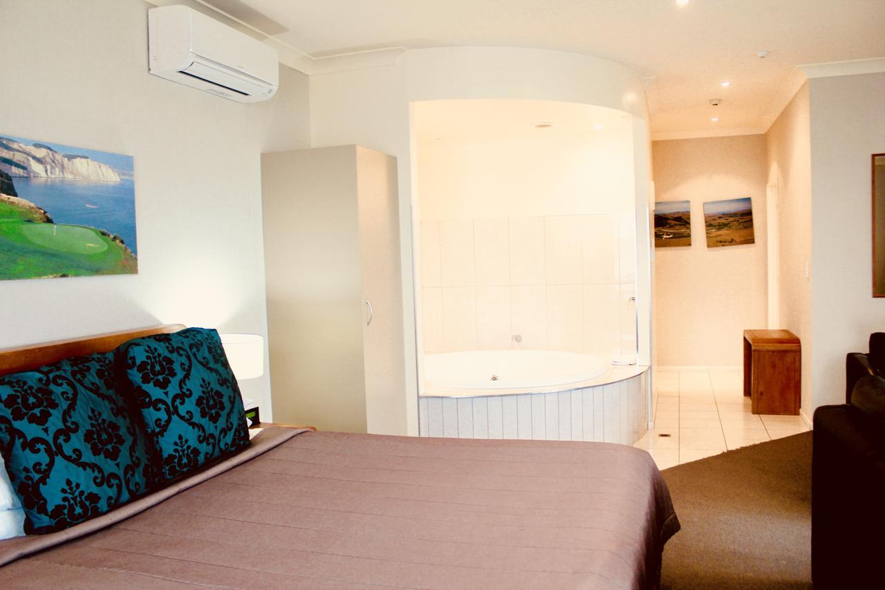 فندق ذا نوتيلوس نابيير المظهر الخارجي الصورة A room at the hotel