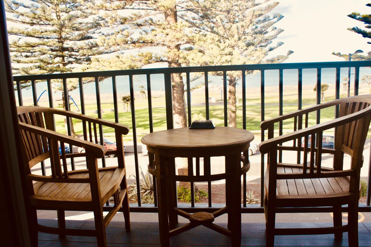 فندق ذا نوتيلوس نابيير المظهر الخارجي الصورة A view from the balcony of a hotel room