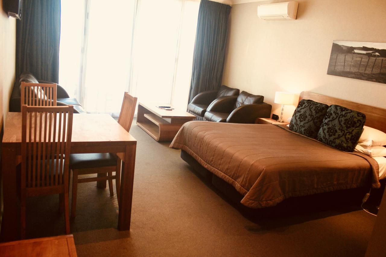فندق ذا نوتيلوس نابيير المظهر الخارجي الصورة A room at the hotel